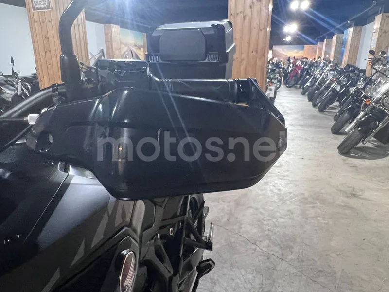Honda CRF1100L Africa Twin - Vista 41