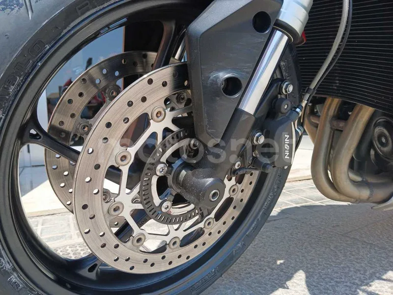 Triumph Street Triple - Vista 11