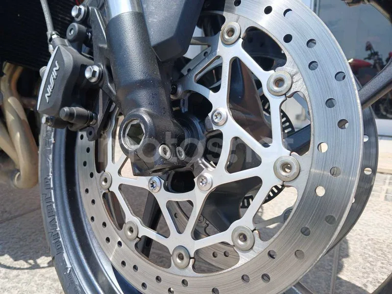 Triumph Street Triple - Vista 4