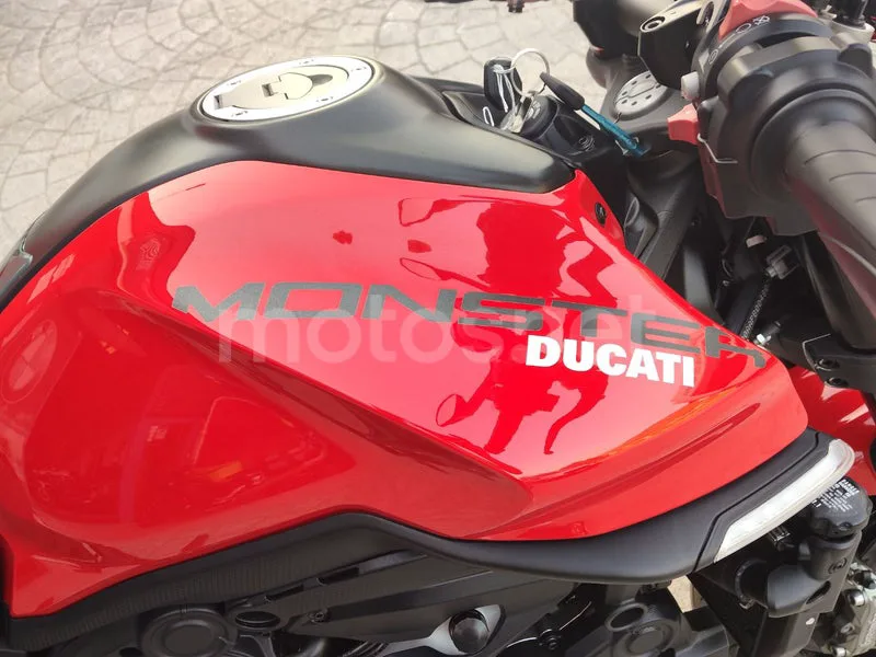 Ducati Monster - Vista 24