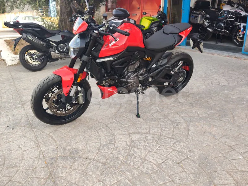 Ducati Monster - Vista 4