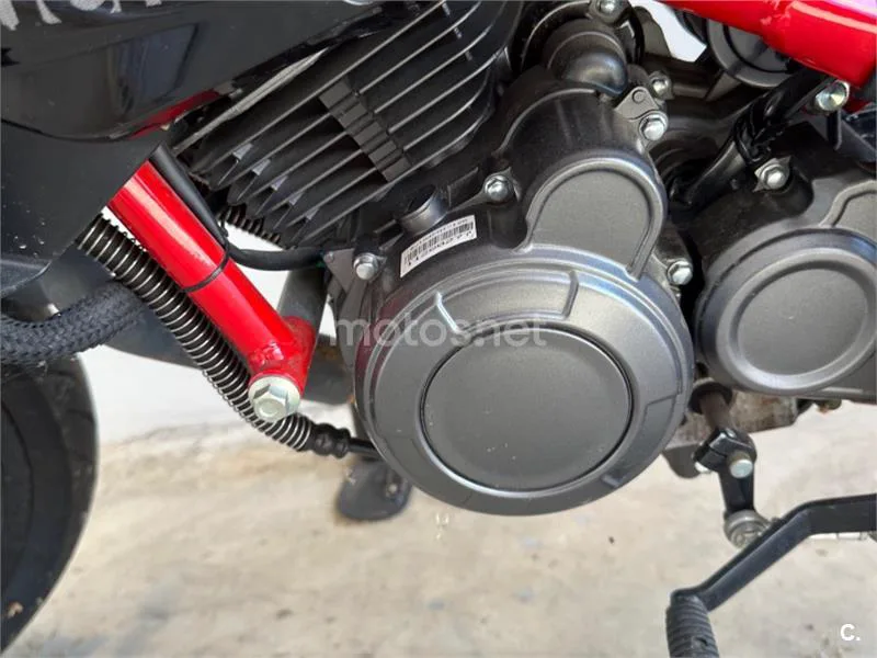 Benelli BN 125 - Vista 11