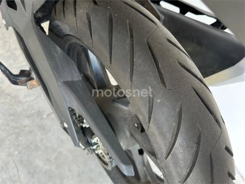 Benelli BN 125 - Vista 6