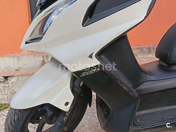 Kymco Super Dink 300 1550 € 2012 Pontevedra - 2