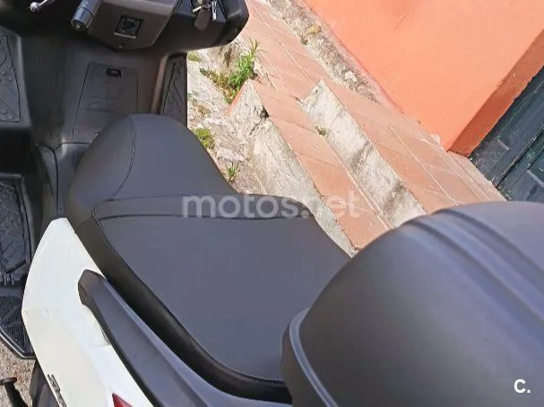 Kymco Super Dink 300 - Vista 4