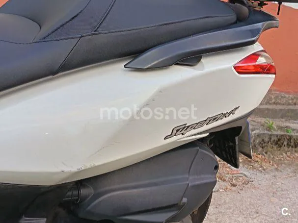 Kymco Super Dink 300 - Vista 5