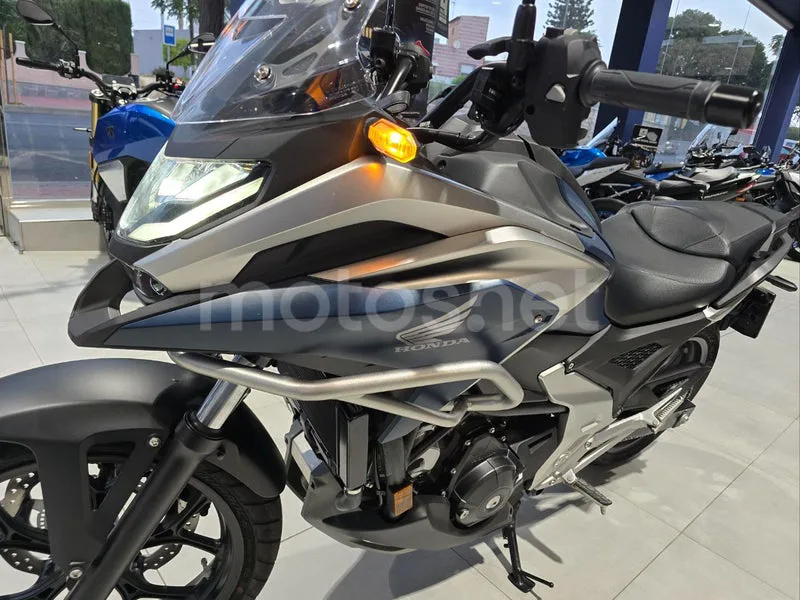 Honda NC750X - Vista 7