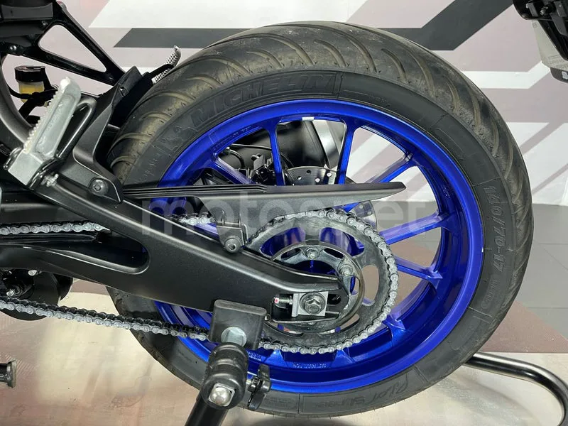 Yamaha MT-125 - Vista 15