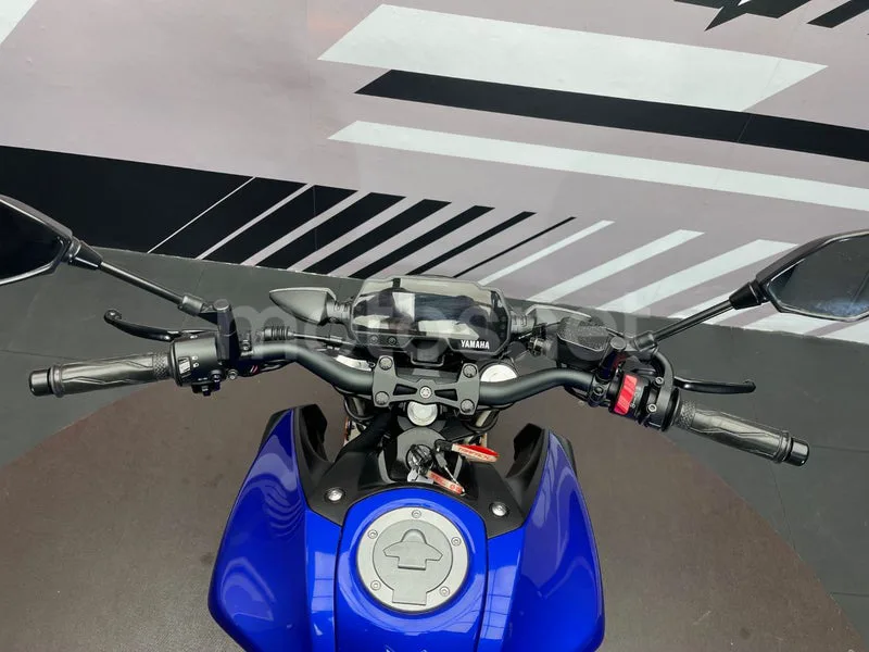 Yamaha MT-125 - Vista 7