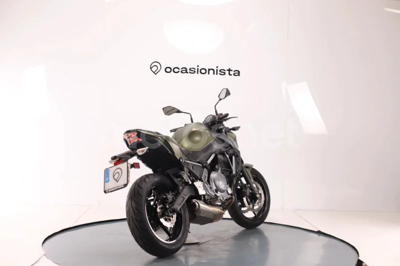 Kawasaki Z650 - Vista 3