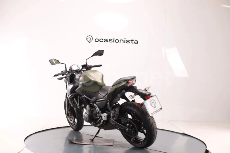 Kawasaki Z650 - Vista 4