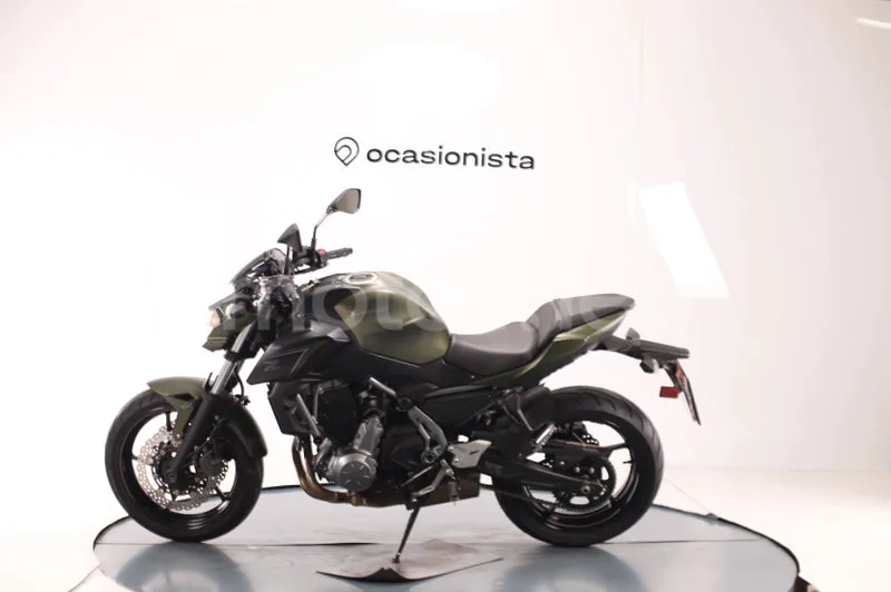Kawasaki Z650 - Vista 5