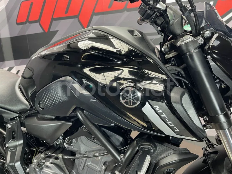 Yamaha MT-07 - Vista 11