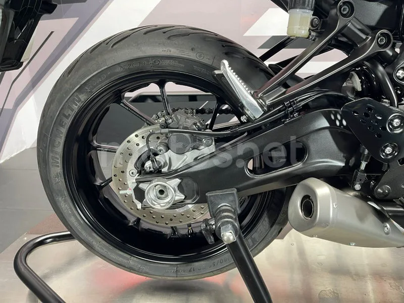 Yamaha MT-07 - Vista 13