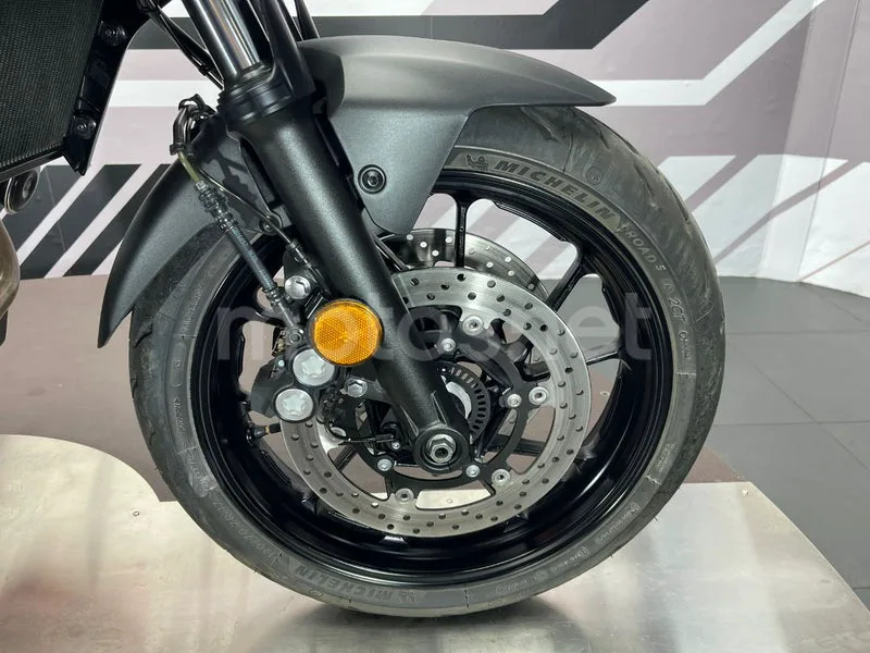 Yamaha MT-07 - Vista 18