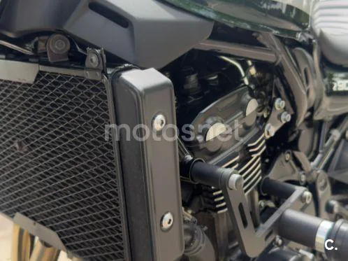 Kawasaki Z900RS - Vista 15