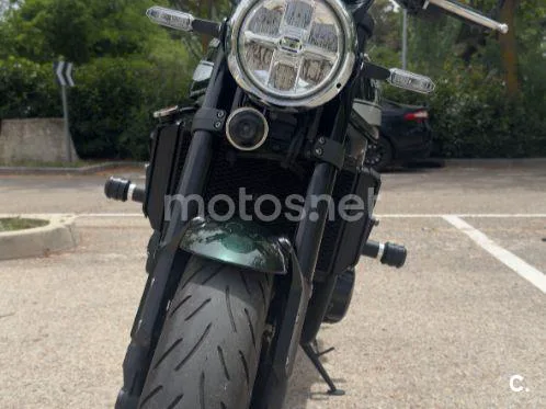 Kawasaki Z900RS - Vista 3