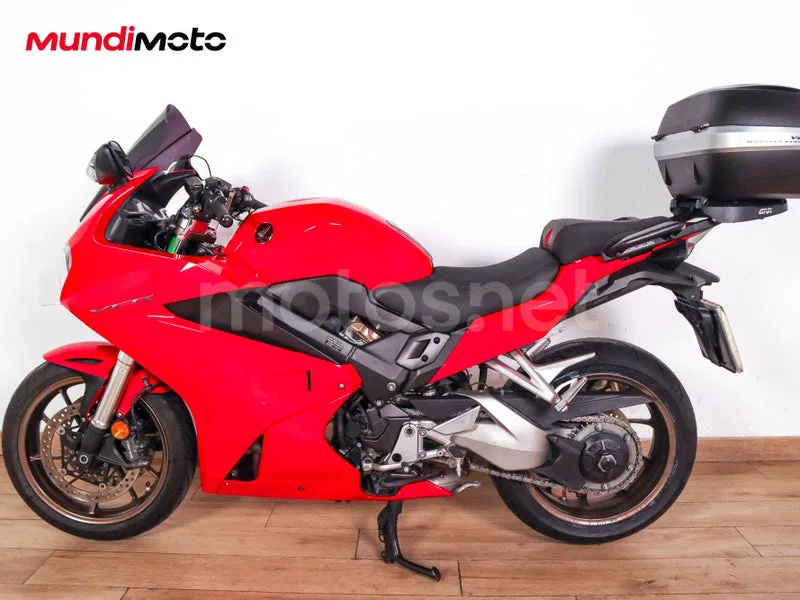 Honda VFR800F - Vista 6