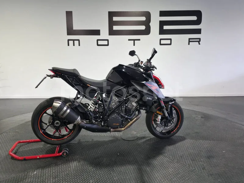 KTM 1290 Super Duke R - Vista 8