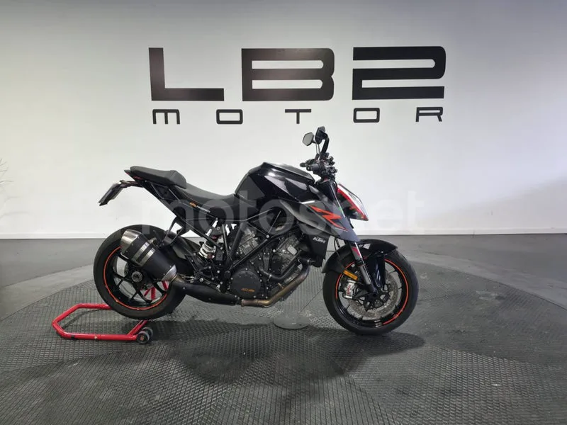KTM 1290 Super Duke R - Vista 9