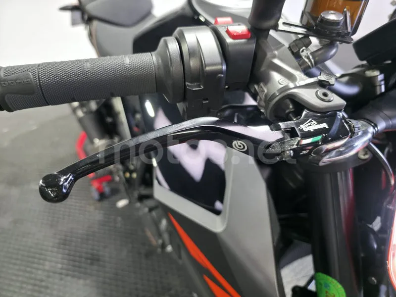 KTM 1290 Super Duke R - Vista 10