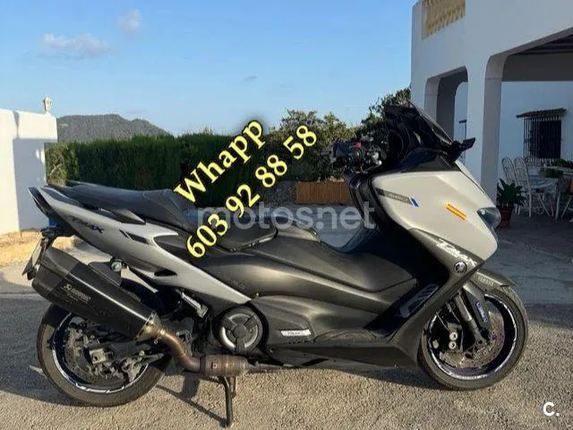 Yamaha TMAX - Vista 4
