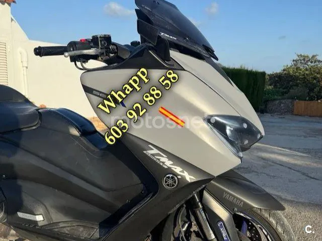 Yamaha TMAX - Vista 5