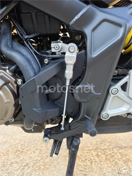 Honda CB650R - Vista 4