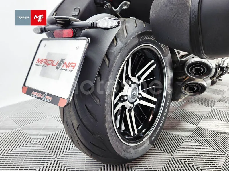 Triumph Rocket 3 - Vista 13