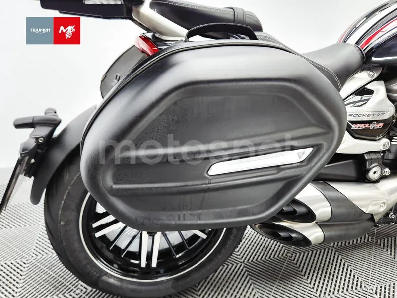 Triumph Rocket 3 - Vista 16