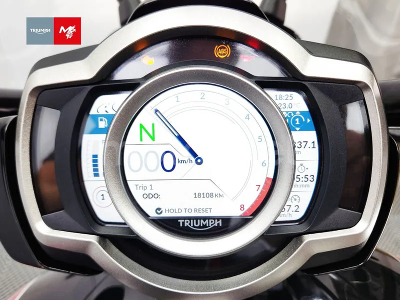 Triumph Rocket 3 - Vista 9
