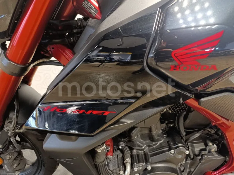 Honda CB750 Hornet - Vista 4