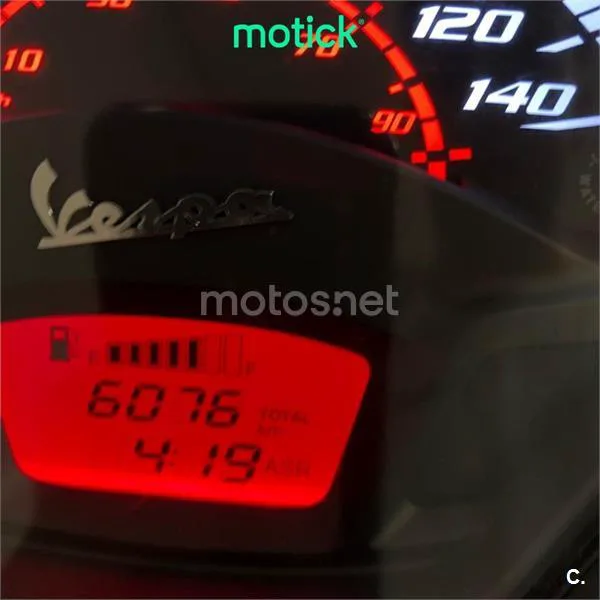 Vespa GTS 300 - Vista 5
