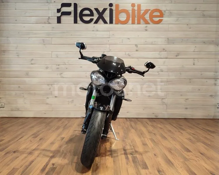 Triumph Street Triple 6690 € 2018 Madrid - 2