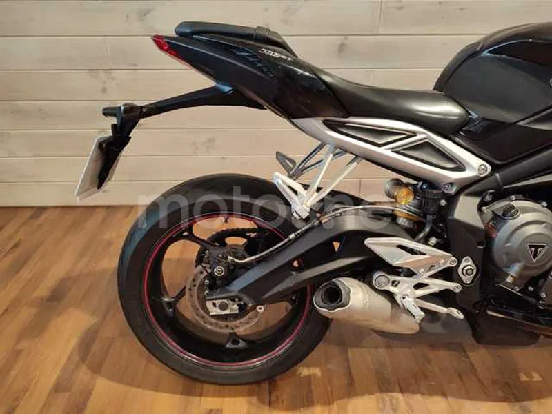 Triumph Street Triple - Vista 7