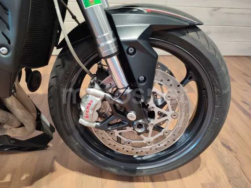 Triumph Street Triple - Vista 9
