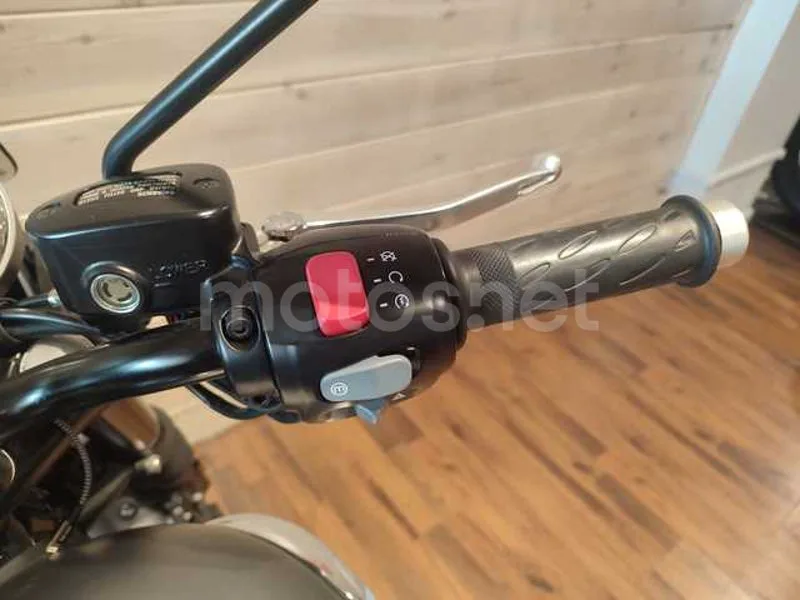 Triumph Bonneville T120 - Vista 14