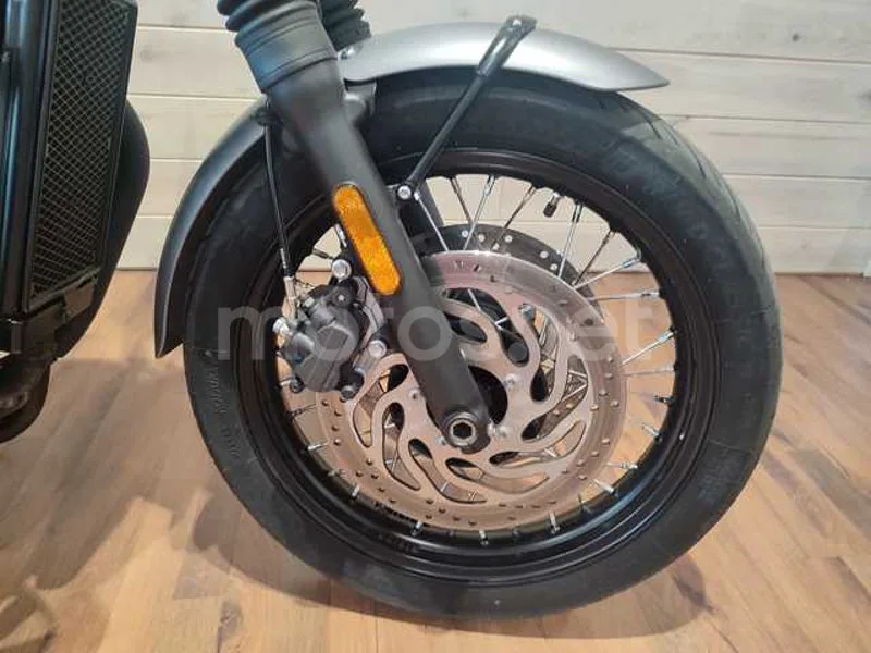 Triumph Bonneville T120 - Vista 9