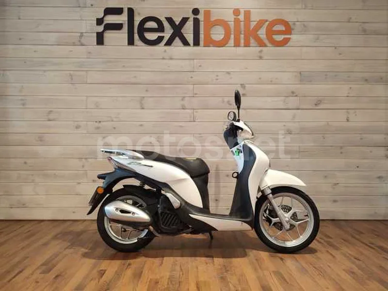 Honda SH125i - Vista 3