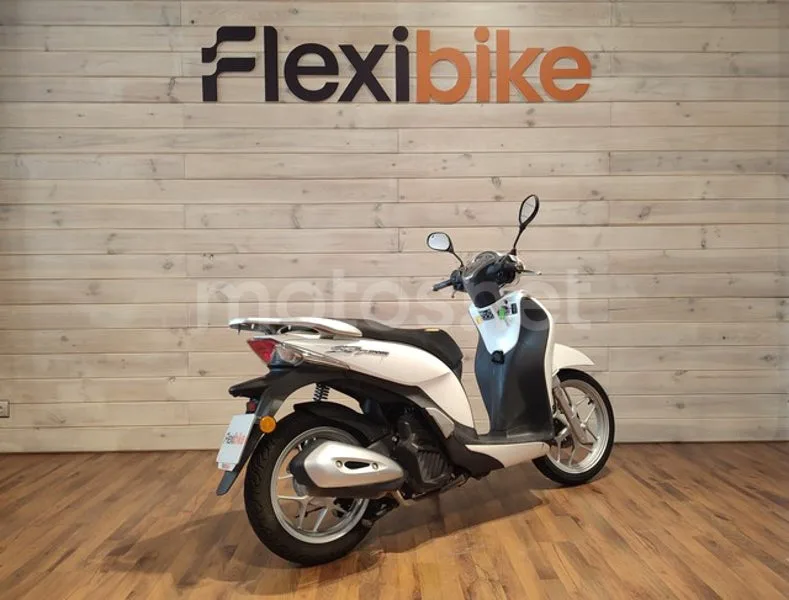 Honda SH125i - Vista 4
