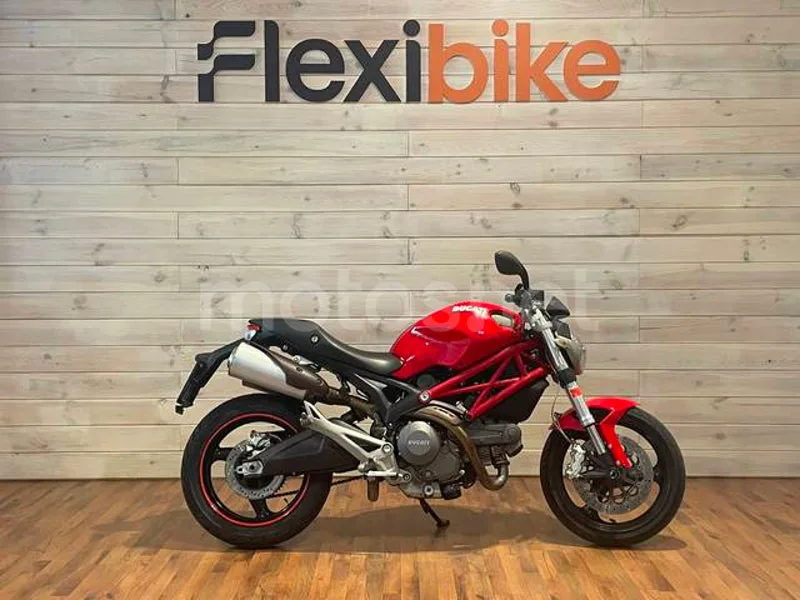 Ducati Monster 696 - Vista 3
