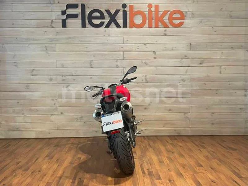 Ducati Monster 696 - Vista 5