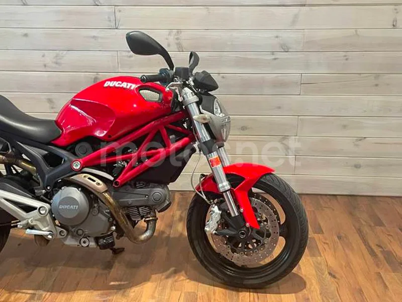 Ducati Monster 696 - Vista 8