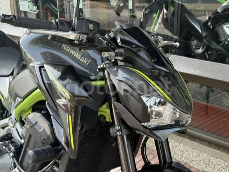 Kawasaki Z900 - Vista 3