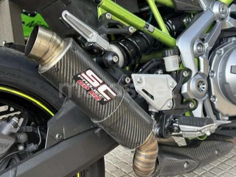 Kawasaki Z900 - Vista 6