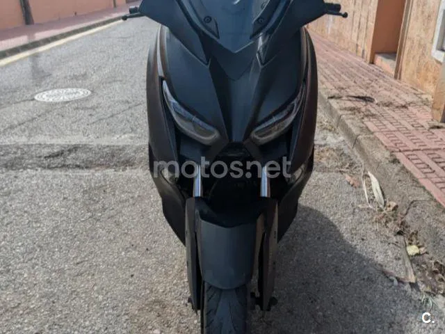 Yamaha XMAX 300 - Vista 4