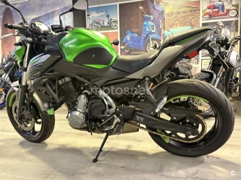 Kawasaki Z650 - Vista 4