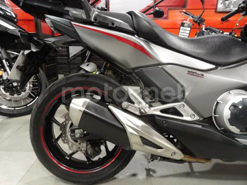 Honda Integra 750 S - Vista 3