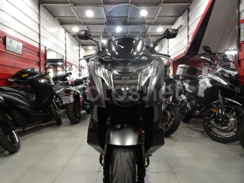Honda Integra 750 S - Vista 5