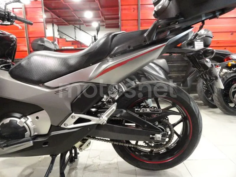 Honda Integra 750 S - Vista 7
